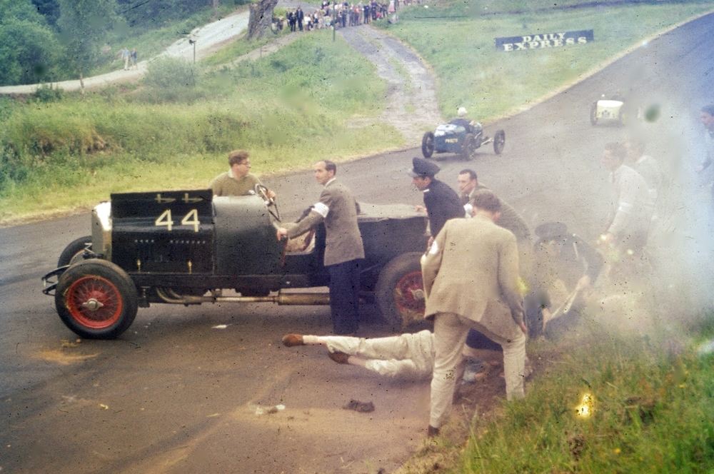  Oulton Park in the late fifties, in the days before 